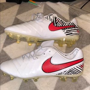 NIKE TIEMPO | SOCCER CLEATS